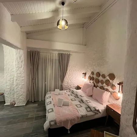 Kirlance Bed and breakfast 4*